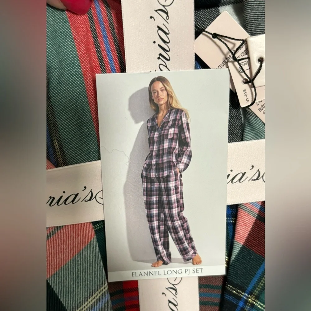 NWT Victoria’s Secret Plaid Flannel Pajamas and Scrunchie size Medium - Picture 5 of 6
